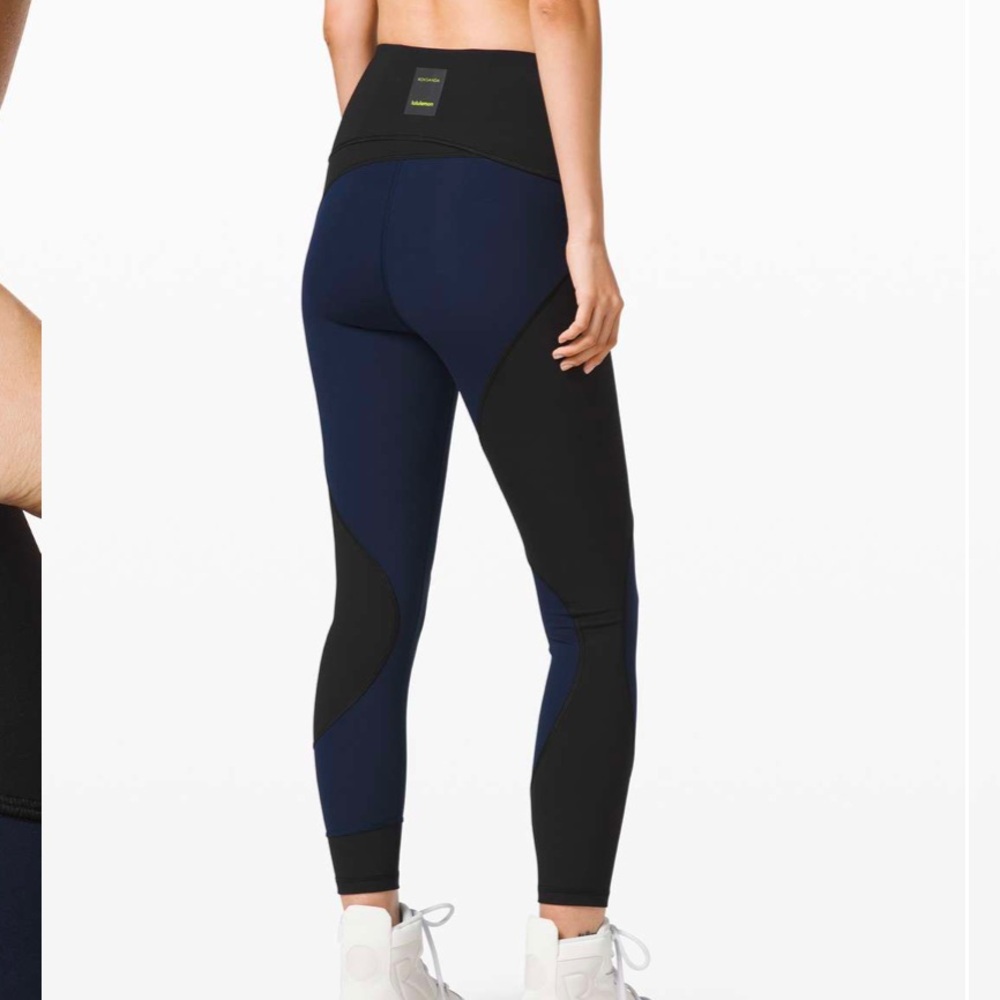 Lululemon Inner Expanse Tight *lululemon x Roksanda
Black / True Navy / Black 2